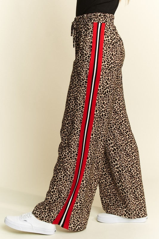 Women Contrast Leopard Red Panel Pant