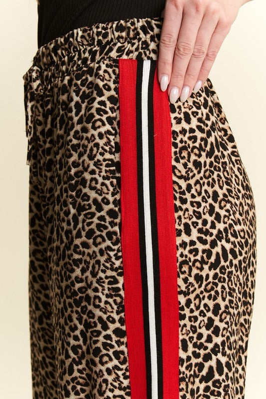 Women Contrast Leopard Red Panel Pant