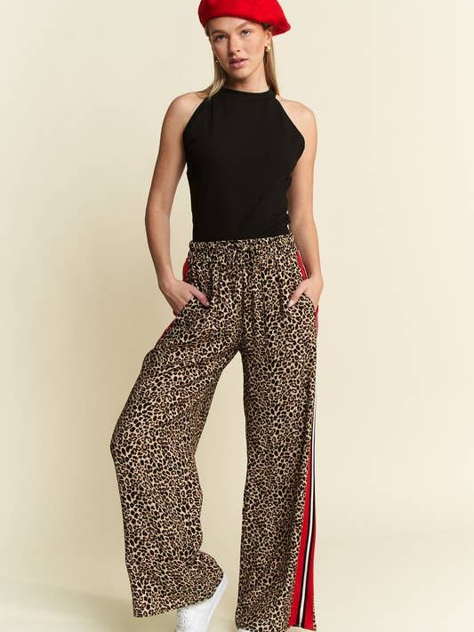 Women Contrast Leopard Red Panel Pant