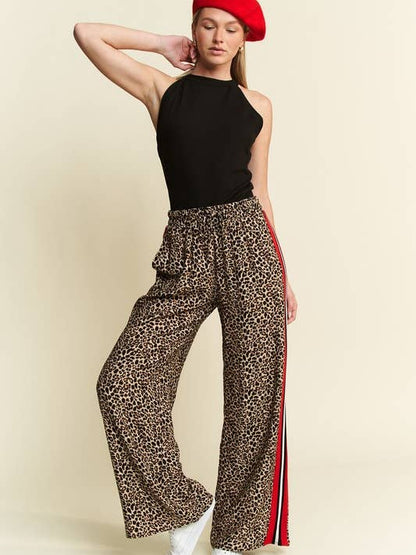 Women Contrast Leopard Red Panel Pant