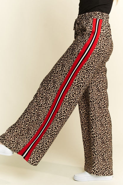 Women Contrast Leopard Red Panel Pant