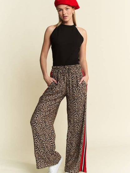 Women Contrast Leopard Red Panel Pant
