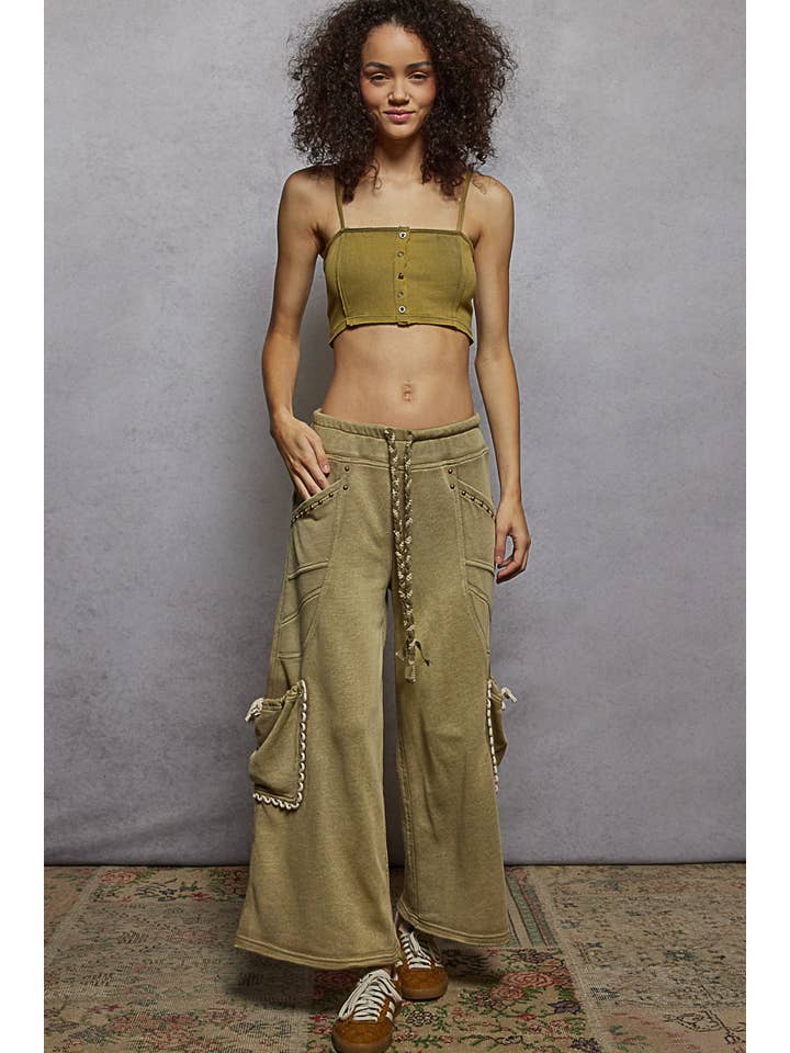 Women  Solid Side Pockets Stud Detail French Terry Knit Pant