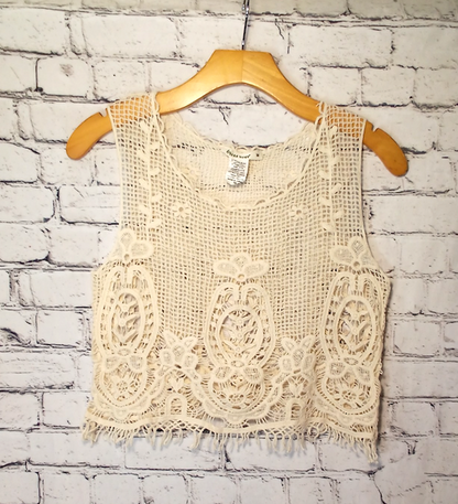 Junior Sleeveless Lace Top